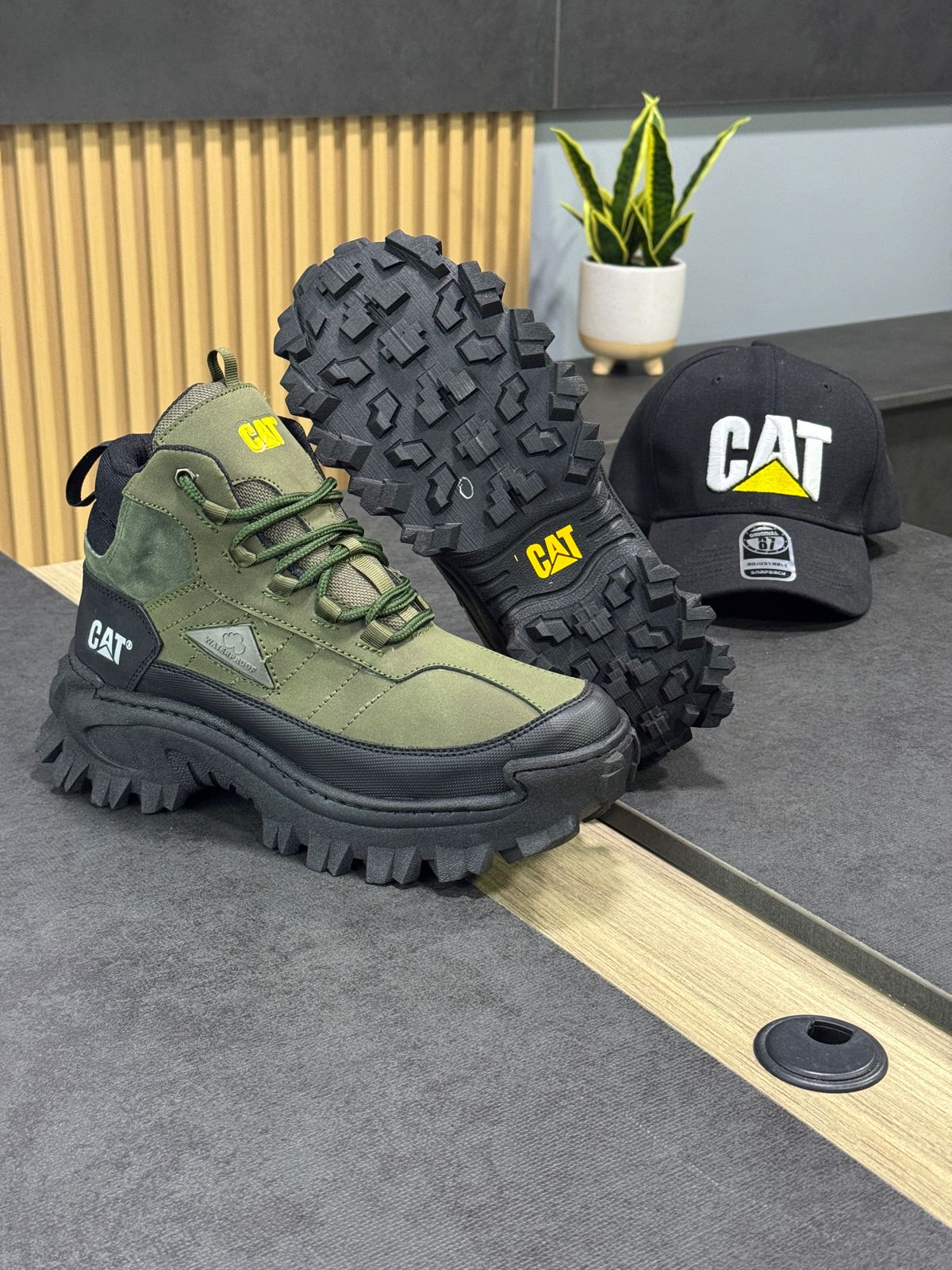 COMBO BOTAS CATERPILLAR + GORRA