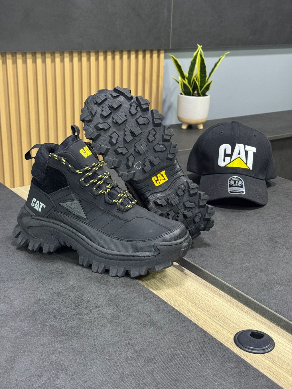 COMBO BOTAS CATERPILLAR + GORRA