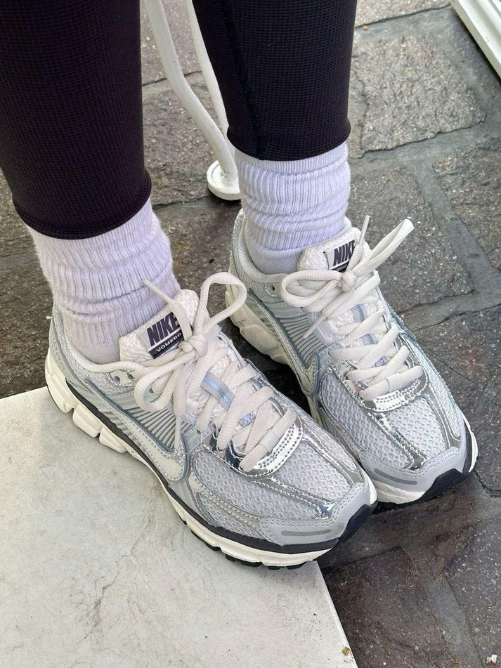 NIKE ZOOM VOMERO 5